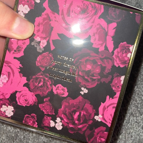 NWT sealed Victoria secret sparks bloom sexy candle limited edition - Picture 5 of 9